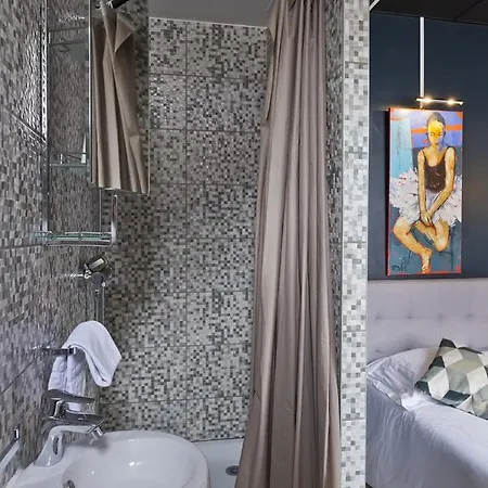 Le 126 Hotel 2*